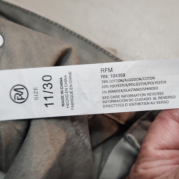 RFM Los Angeles High Rise Cropped Raw Hem Jeans - Picture 7 of 8